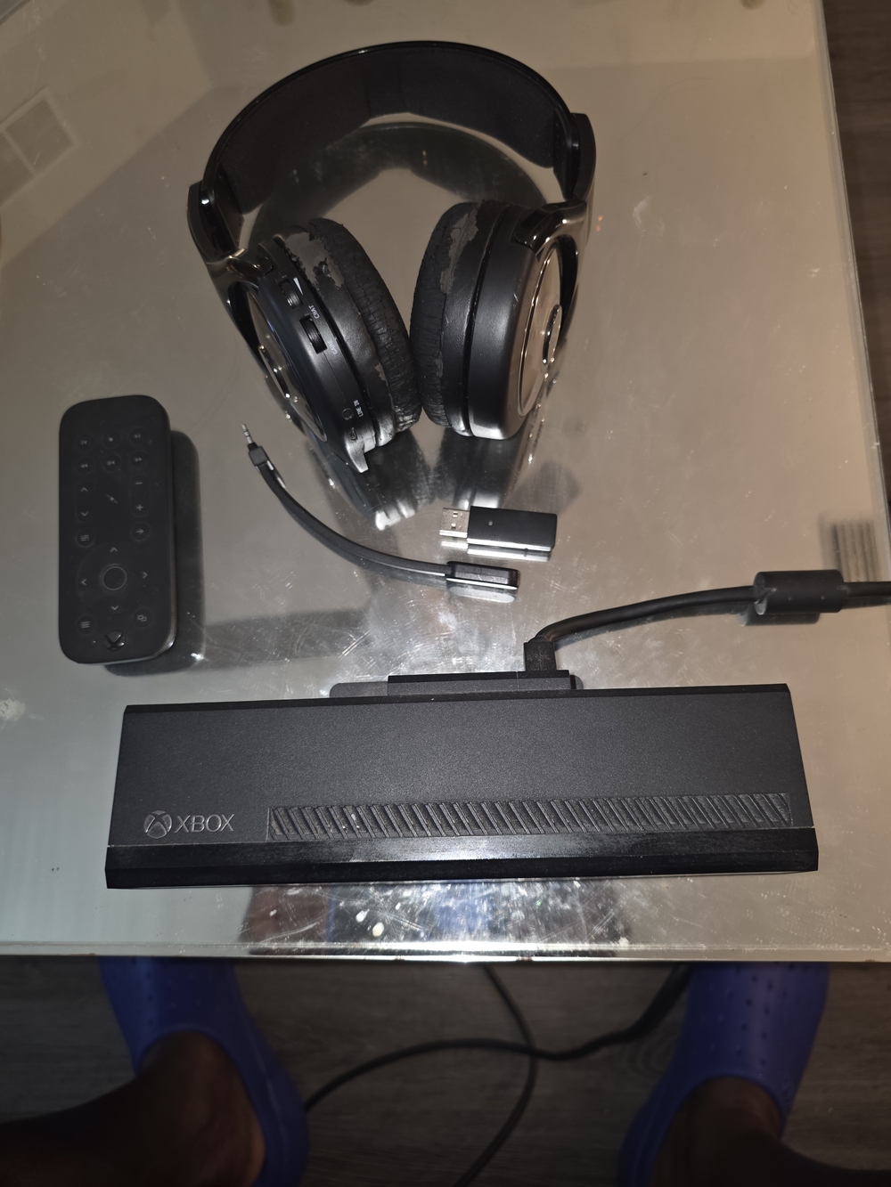 Xbox One Console  Bundle - Picture 6 of 8